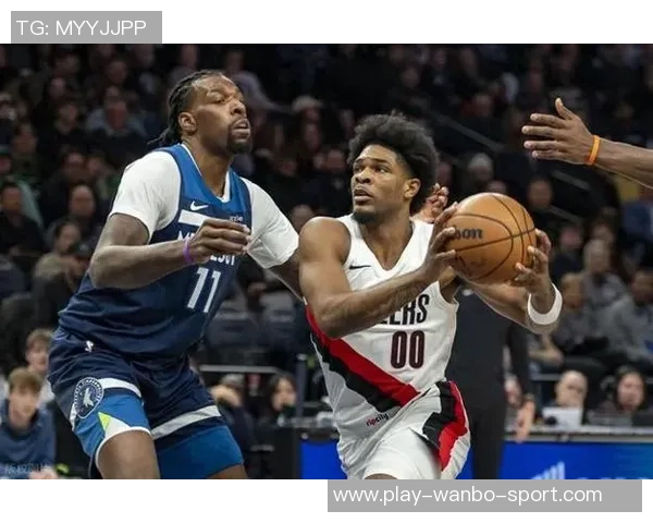 兰德尔第三节火力全开单节砍下10分助力球队前三节拿到23分表现抢眼